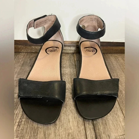 Abeo Inez Black Leather Ankle Strap Low Wedge Sandals Women’s 6N kitten heels - Picture 2 of 11